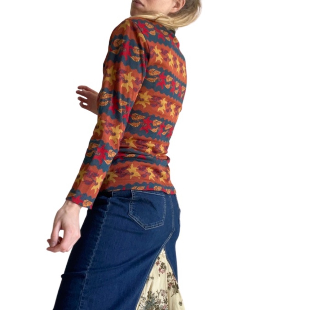 VERSACE vintage 1980’s sweater with padded shoulders and iconic pattern - Picture 3 of 12